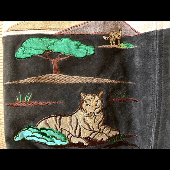 Quacker Factory leather jacket, safari themed full zipper. - Picture 4 of 16